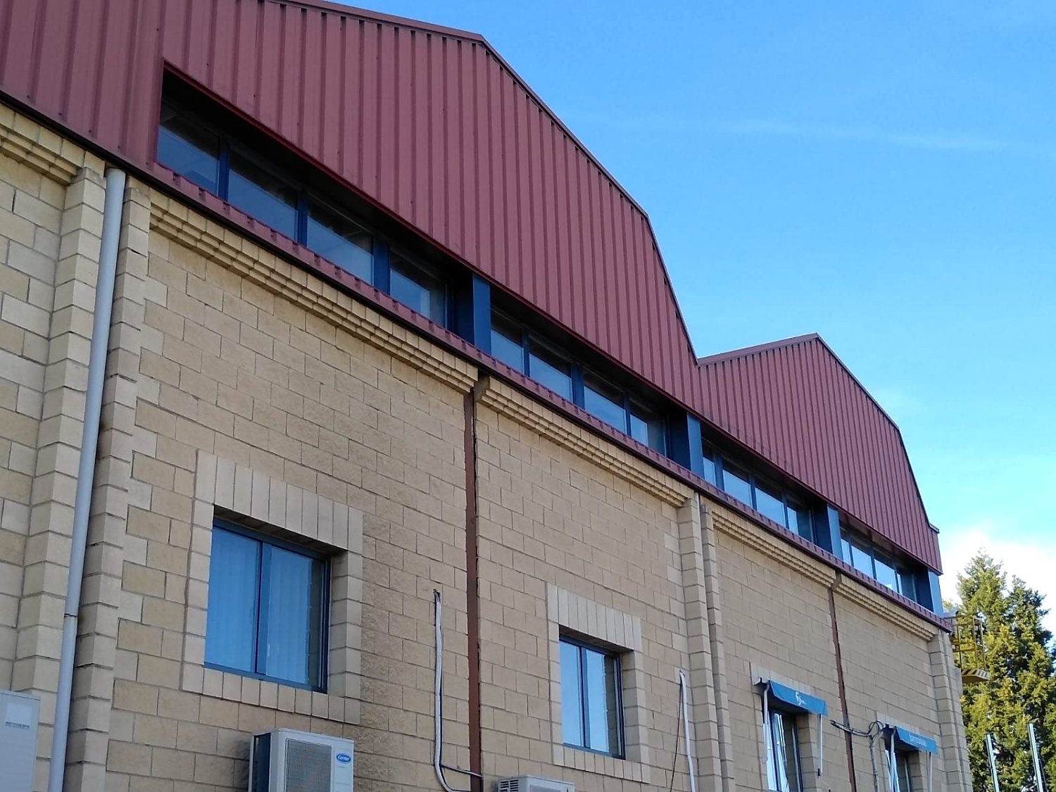 Trabajo de Carpinterías Metálicas Palentinas en Palencia